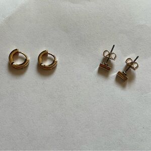 2 Sets of Earrings